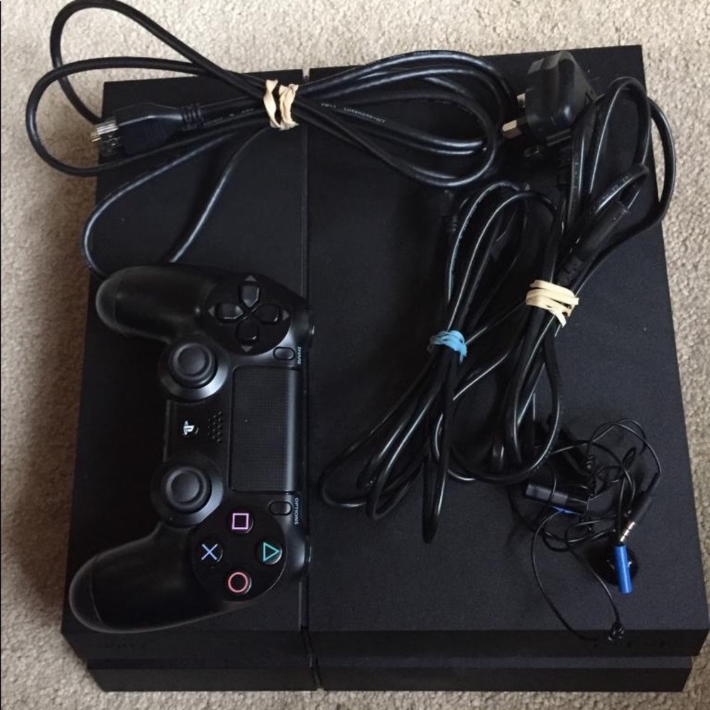 Sony PlayStation 4